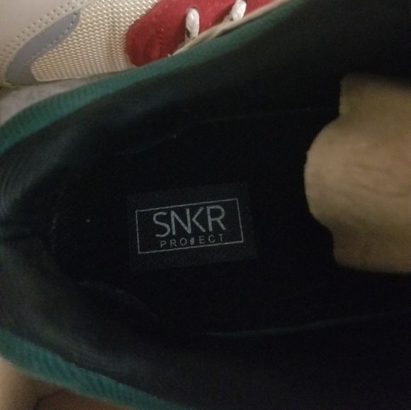 Running shoes - Picture 3 of 4